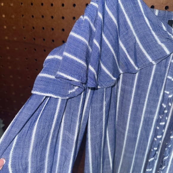 Inc Blouse Blue And White Size Medium 🩷 - Picture 2 of 4